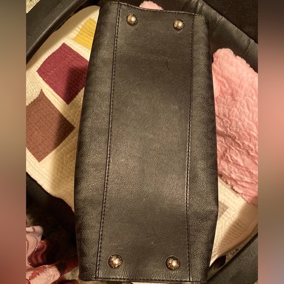 Michael Kors oversized, black with all silver hardware, handles and long strap - Picture 6 of 14